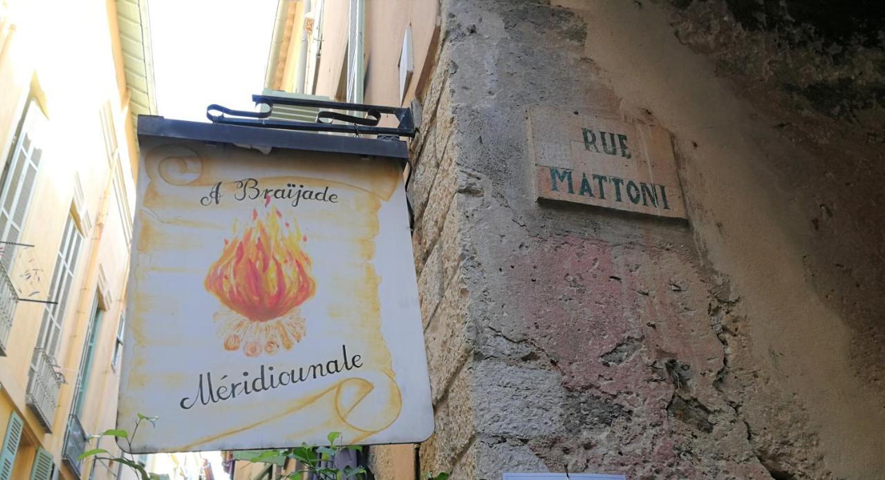 Maison De Ville Typique Mentonnaise Buitenkant foto