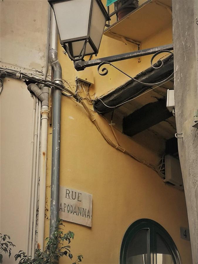 Maison De Ville Typique Mentonnaise Buitenkant foto